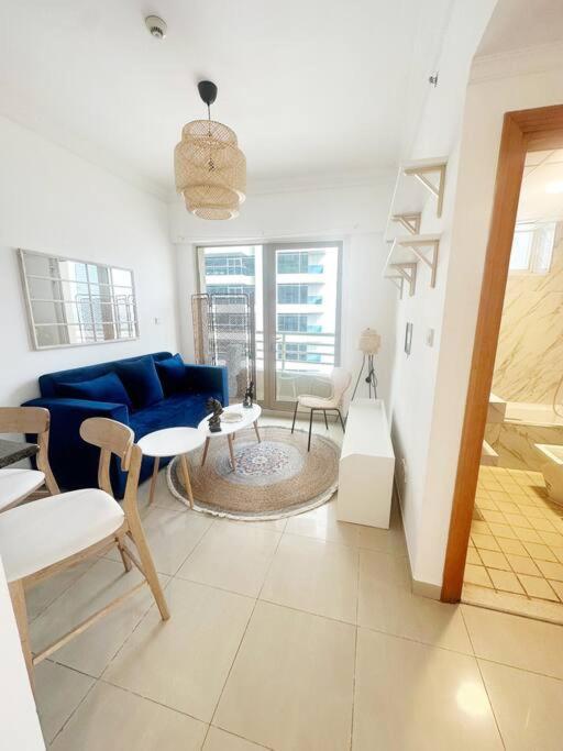 Apartment Stunning Bohemian 1 Bedroom In Marina Near Beach, Metro Dubai