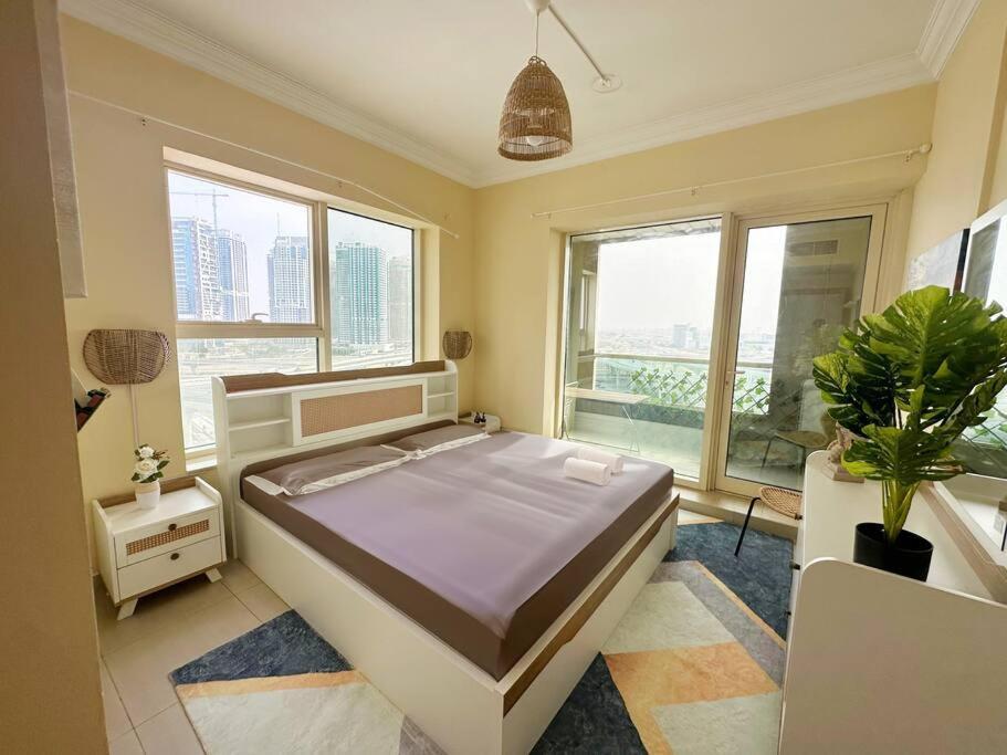Stunning Bohemian 1 Bedroom In Marina Near Beach, Metro *